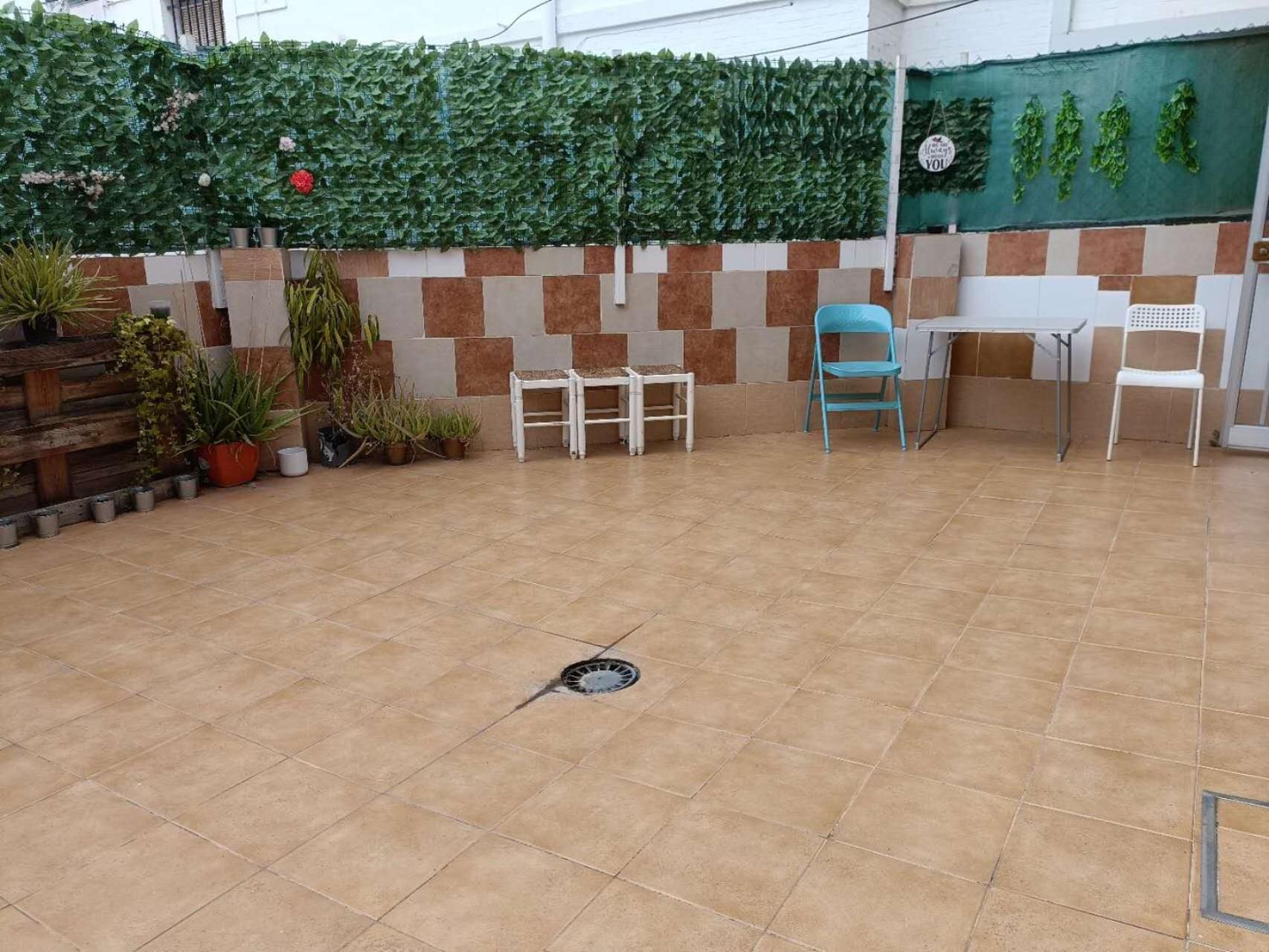 8 Mins Walk To Train Station Low Cost Youth Hostel Σεβίλλη Εξωτερικό φωτογραφία